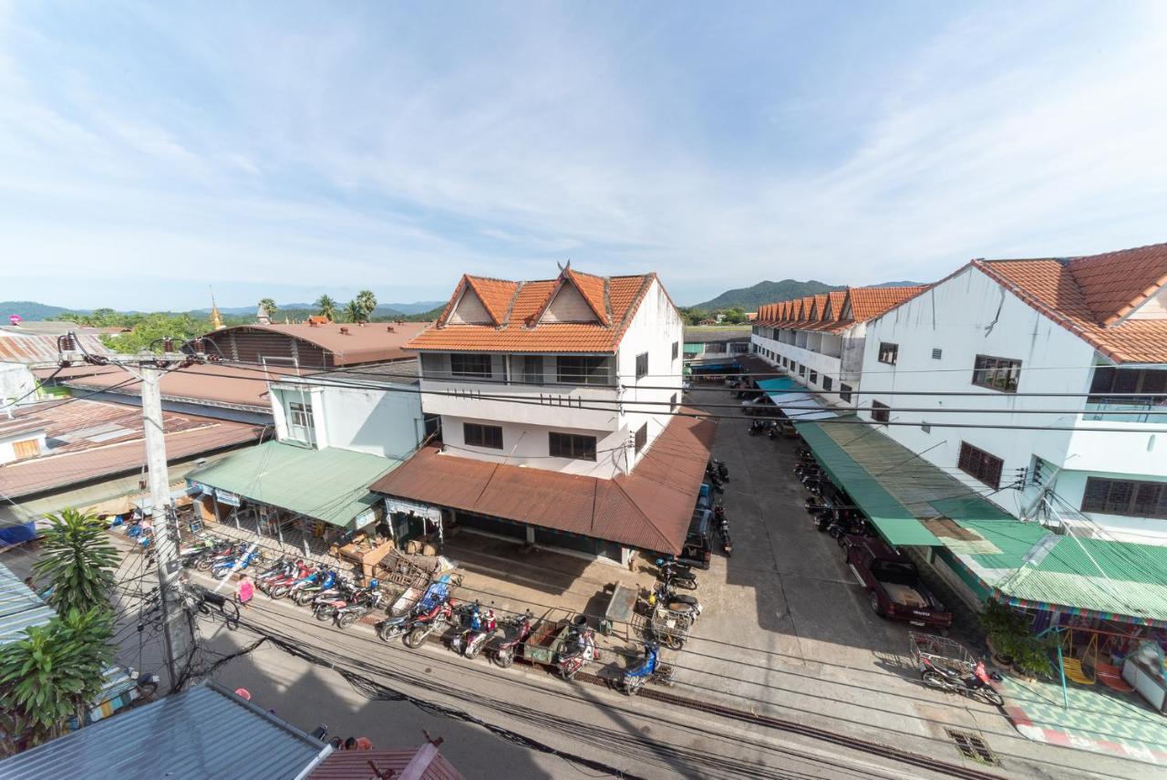 Saiyud Hostel Mae Hong Son Exterior foto